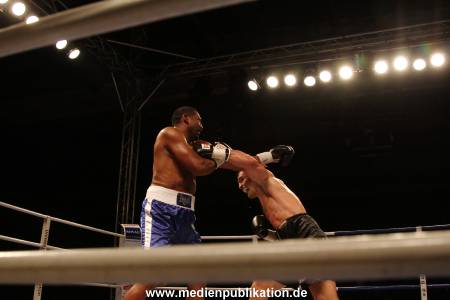 Universum Fight Night 12102012 124