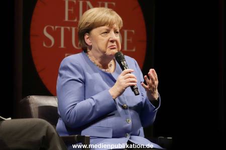 Angela Merkel 05022025 071