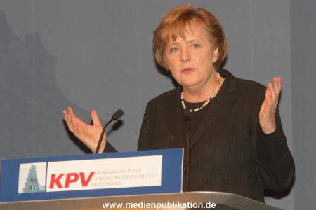 Merkel im CCH 25112005 003