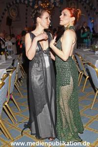 Blauer Ball 17042010 005
