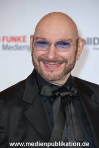 GoldeneBildDerFrau 20112024 848
