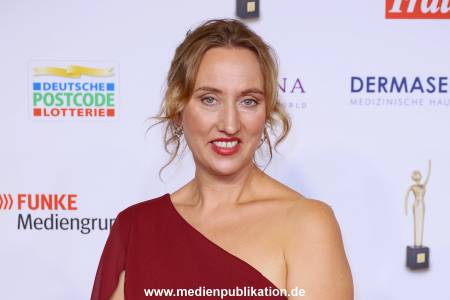 GoldeneBildDerFrau 09112022 202