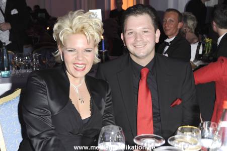 Blauer Ball 04042009 021