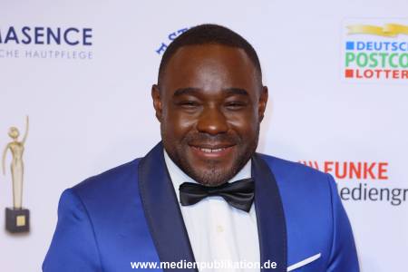 GoldeneBildDerFrau 09112022 446