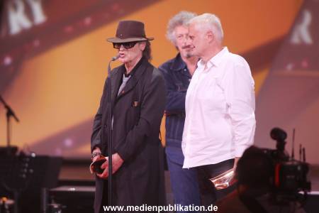 LEA Award 04042016 1102