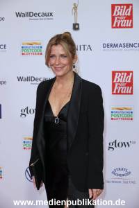 GoldeneBildDerFrau 20112024 001