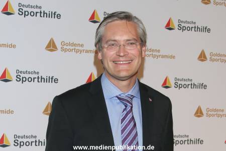 GoldeneSportpyramide 12092015 0095