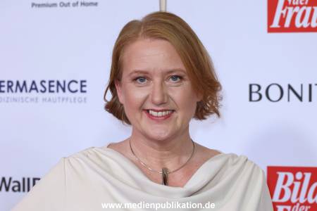 GoldeneBildDerFrau 20112024 1053