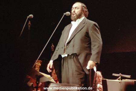 N2765 d Pavarotti Hannover 1997
