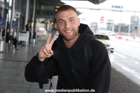 Dschungelcamp Ankunft Filip 10022022 021