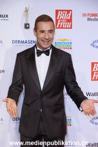 GoldeneBildDerFrau 09112022 606