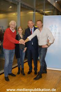 HandInHand Spenden 11122015 033