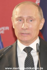 Messerundgang Putin 08042013 200