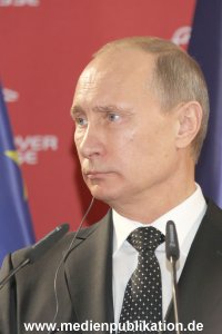 Messerundgang Putin 08042013 212