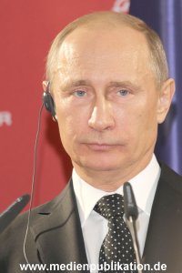 Messerundgang Putin 08042013 218