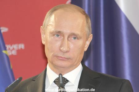 Messerundgang Putin 08042013 237