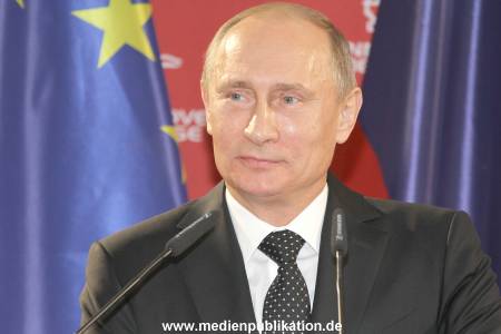 Messerundgang Putin 08042013 238