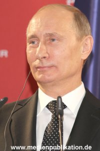 Messerundgang Putin 08042013 256