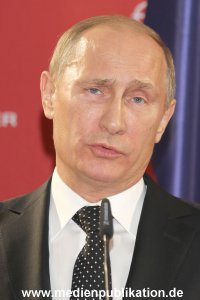 Messerundgang Putin 08042013 277