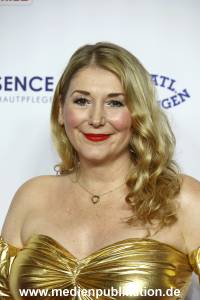 GoldeneBildDerFrau 11102023 057