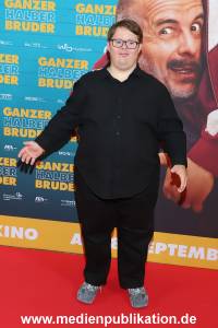 Ganzer halber Bruder 17092025 042