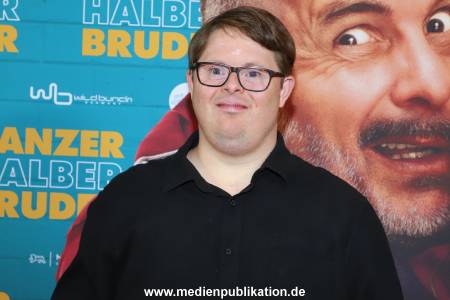 Ganzer halber Bruder 17092025 044