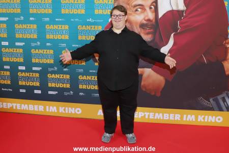 Ganzer halber Bruder 17092025 050