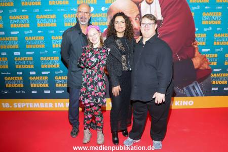 Ganzer halber Bruder 17092025 057