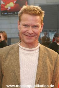 Akin Premiere 19092007 004