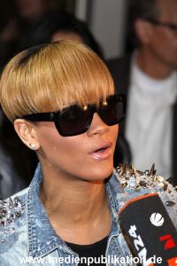Rihanna 03032010 008