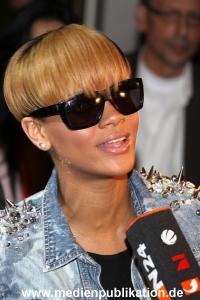 Rihanna 03032010 009