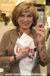 Love Helps 29042006 108