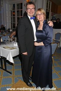 Blauer Ball 17042010 010