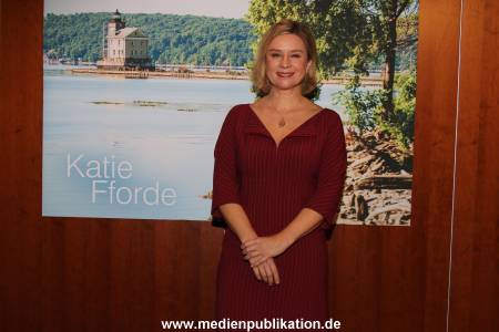 Katie Fforde 28112013 073