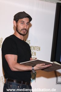 Douglas 20052010 0027