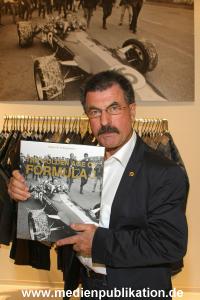 Formel 1 Buch 18102010 041