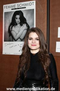 Femme Schmidt 02032016 001