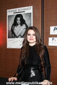 Femme Schmidt 02032016 002