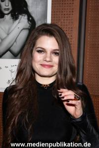 Femme Schmidt 02032016 012