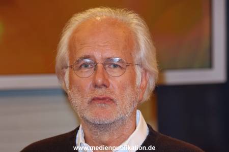 HaraldSchmidt RotesSofa 17032023 008 (2)