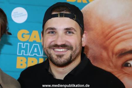Ganzer halber Bruder 17092025 006