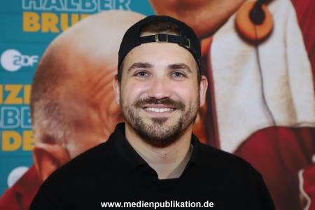Ganzer halber Bruder 17092025 020
