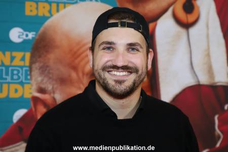 Ganzer halber Bruder 17092025 023