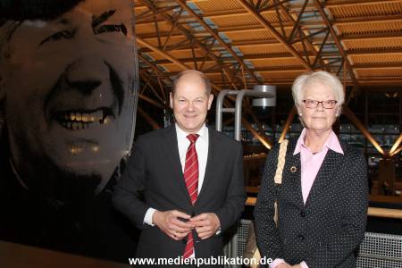 Helmut Schmidt Airport 10112016 113