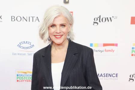 Goldene Bild der Frau 19112025 151