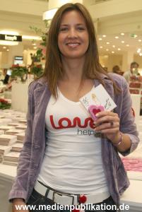 Love Helps 29042006 090