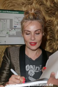 EmmanuelleSeigner FiFHH 29092013 612