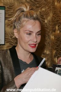 EmmanuelleSeigner FiFHH 29092013 615