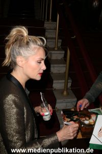 EmmanuelleSeigner FiFHH 29092013 627