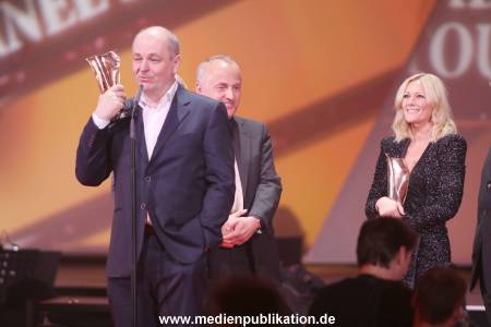 LEA Award 04042016 1024